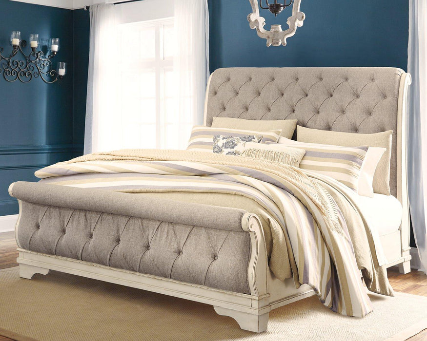 Realyn Bedroom Set